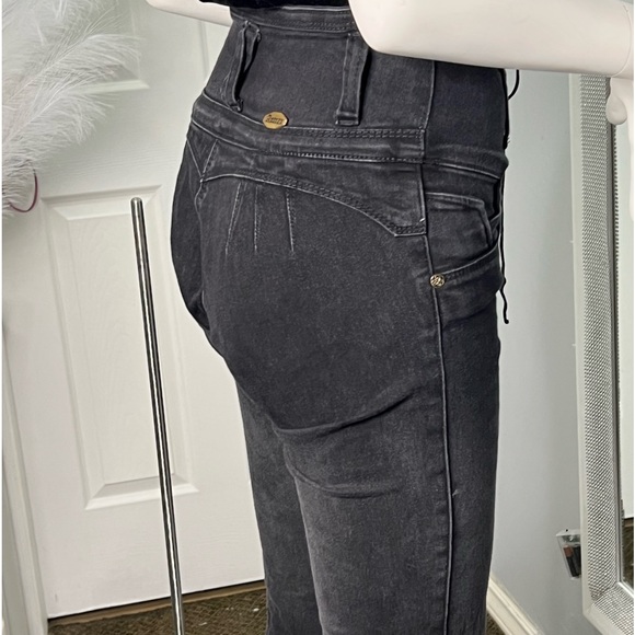 Push Up Skinny Jeans - Picture 8 of 9